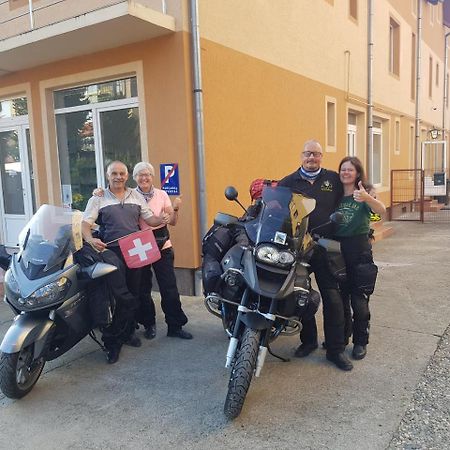 Pensiunea Claudiu Caransebes Bagian luar foto