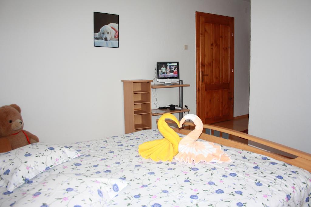 Pensiunea Claudiu Caransebes Bagian luar foto