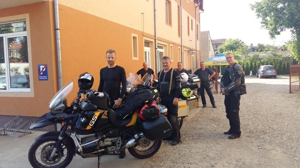 Pensiunea Claudiu Caransebes Bagian luar foto