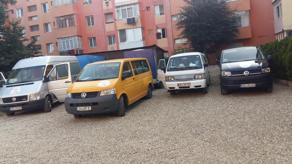 Pensiunea Claudiu Caransebes Bagian luar foto