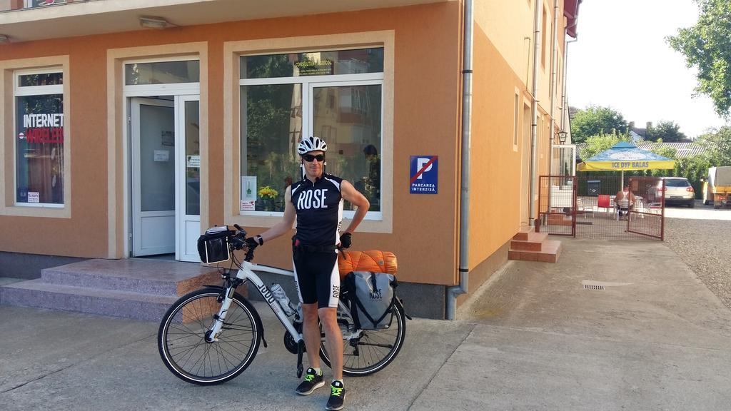 Pensiunea Claudiu Caransebes Bagian luar foto